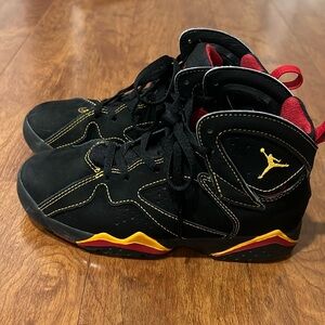 Boys Jordan tennis shoes